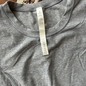 Lululemon exercise tee